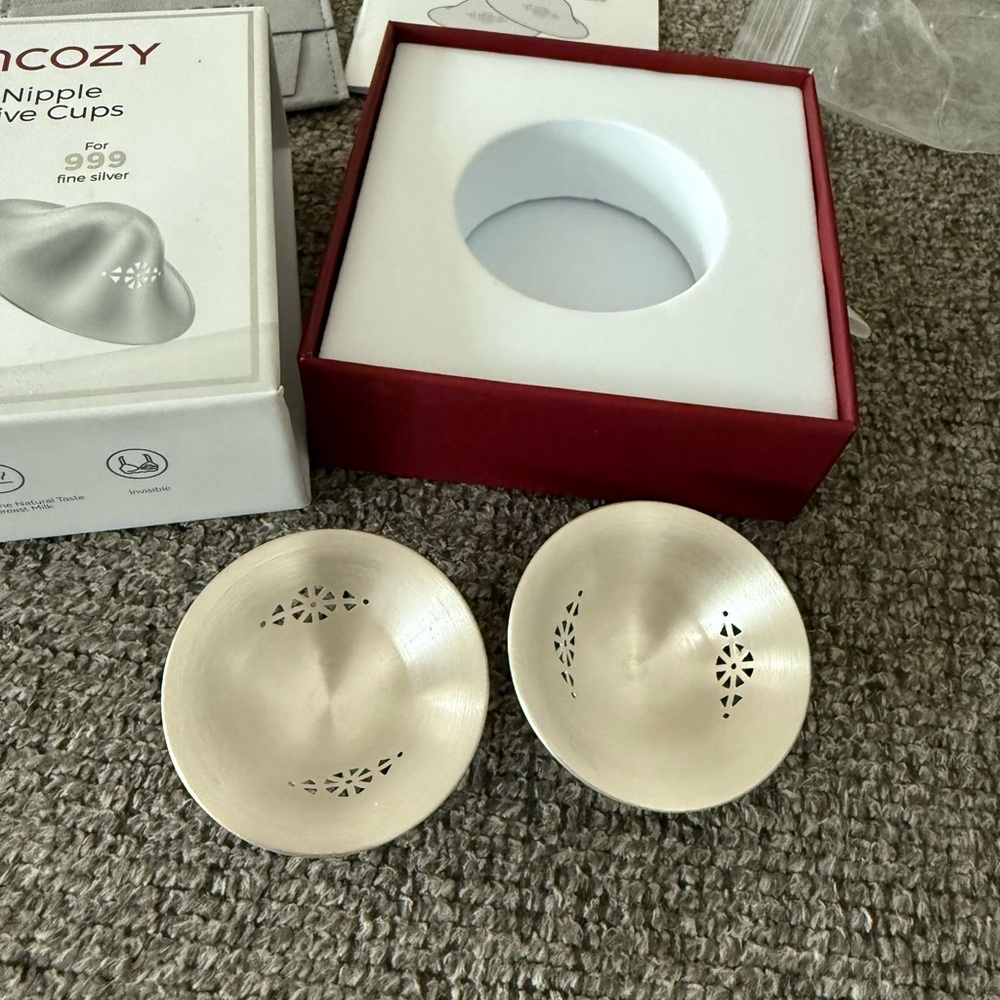 Momcozy Silver Nipple Shield - Picture 4 of 4